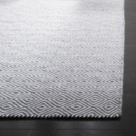 Safavieh Oasis 6'-0" x 9'-0" Rug in Dark Grey / Ivory