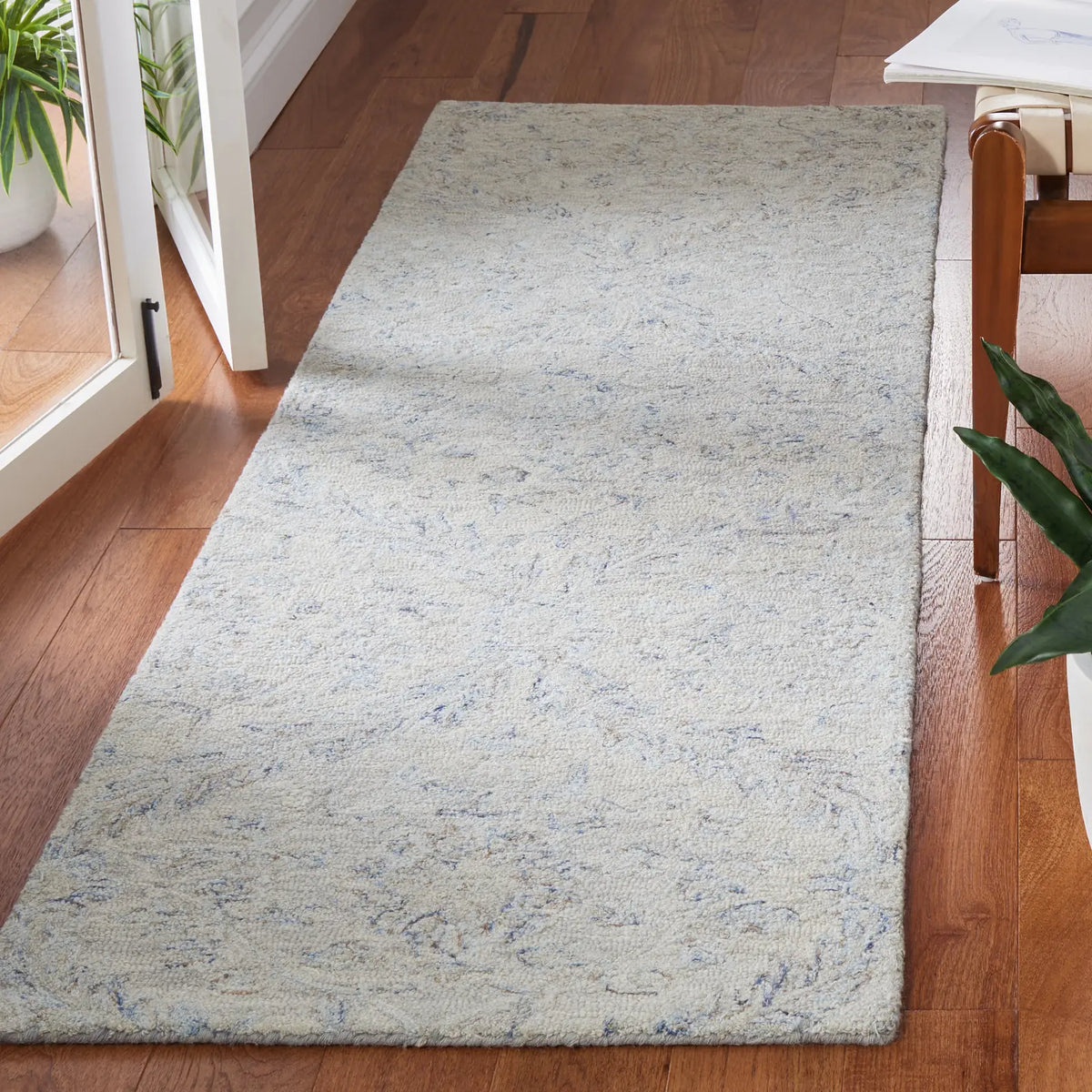 Safavieh Micro-Loop 2'-3" x 7'-0" Rug in Grey / Blue
