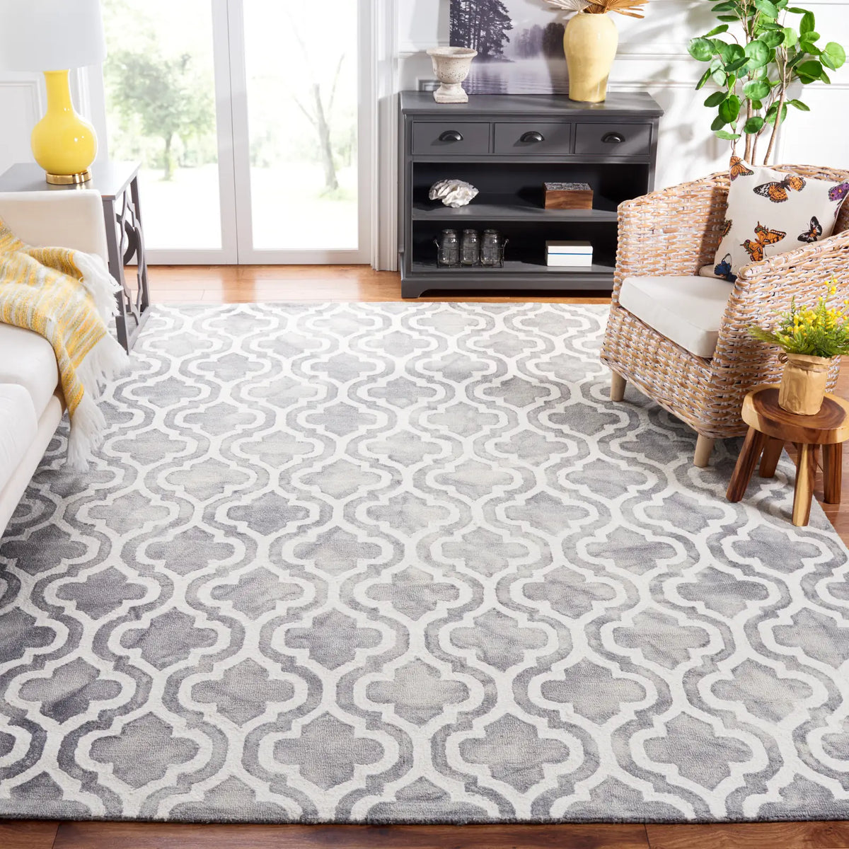 Safavieh Dip Dye 10'-0" x 14'-0" Rug in Grey / Ivory