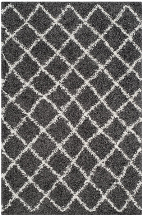 Safavieh Sgd-Dallas Shag 4'-0" x 6'-0" Rug in Dark Grey / Ivory