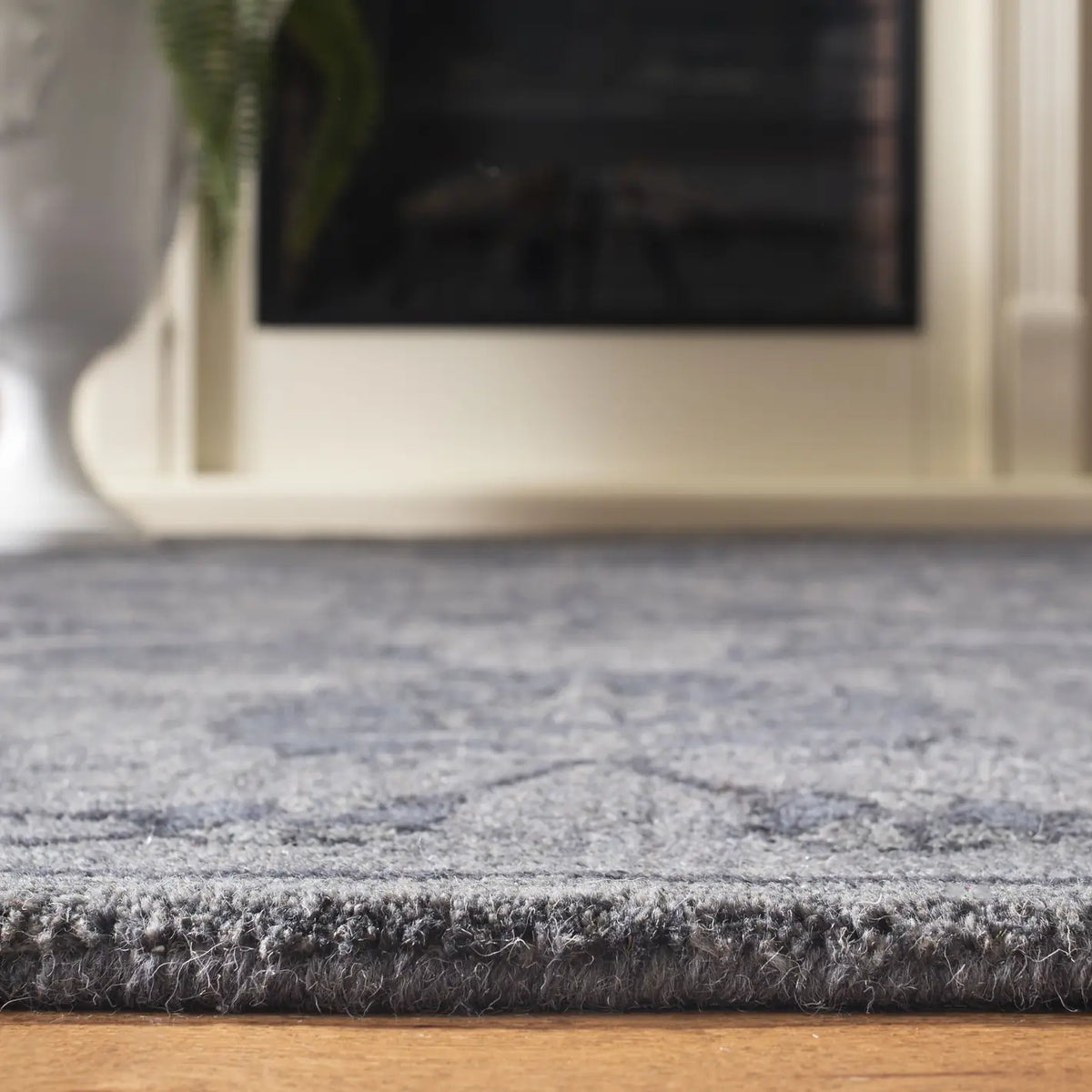 Safavieh Antiquity 5'-0" x 8'-0" Rug in Grey / Multi