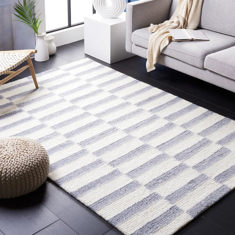 Safavieh Vermont 4'-0" x 6'-0" Rug in Ivory / Grey