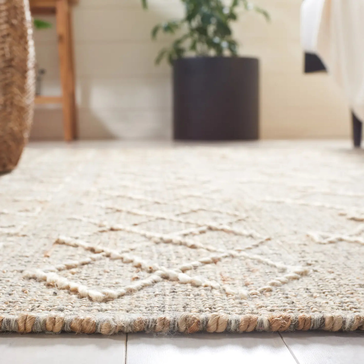 Safavieh Natural Fiber 4'-0" x 6'-0" Rug in Natural / Ivory