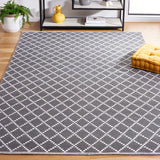 Safavieh Montauk 4'-0" x 6'-0" Rug in Dark Grey / Ivory