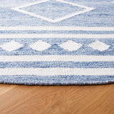 Safavieh Kilim 7'-0" x 7'-0" Rug in Blue / Ivory