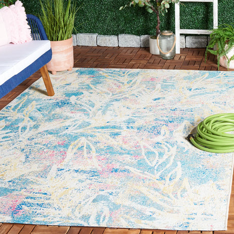 Safavieh Barbados 500 4'-0" x 6'-0" Rug in Light Blue / Ivory
