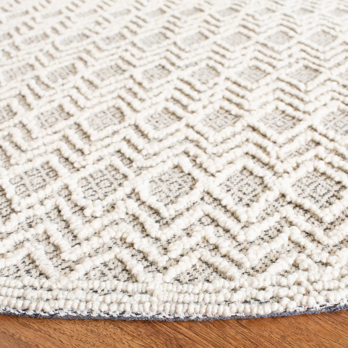 Safavieh Trace 6'-0" x 6'-0" Rug in Grey / Black