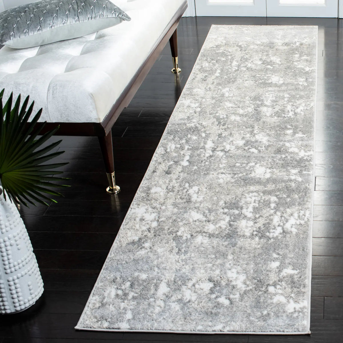 Safavieh Skyler 2'-2" x 9'-0" Rug in Light Grey / Grey