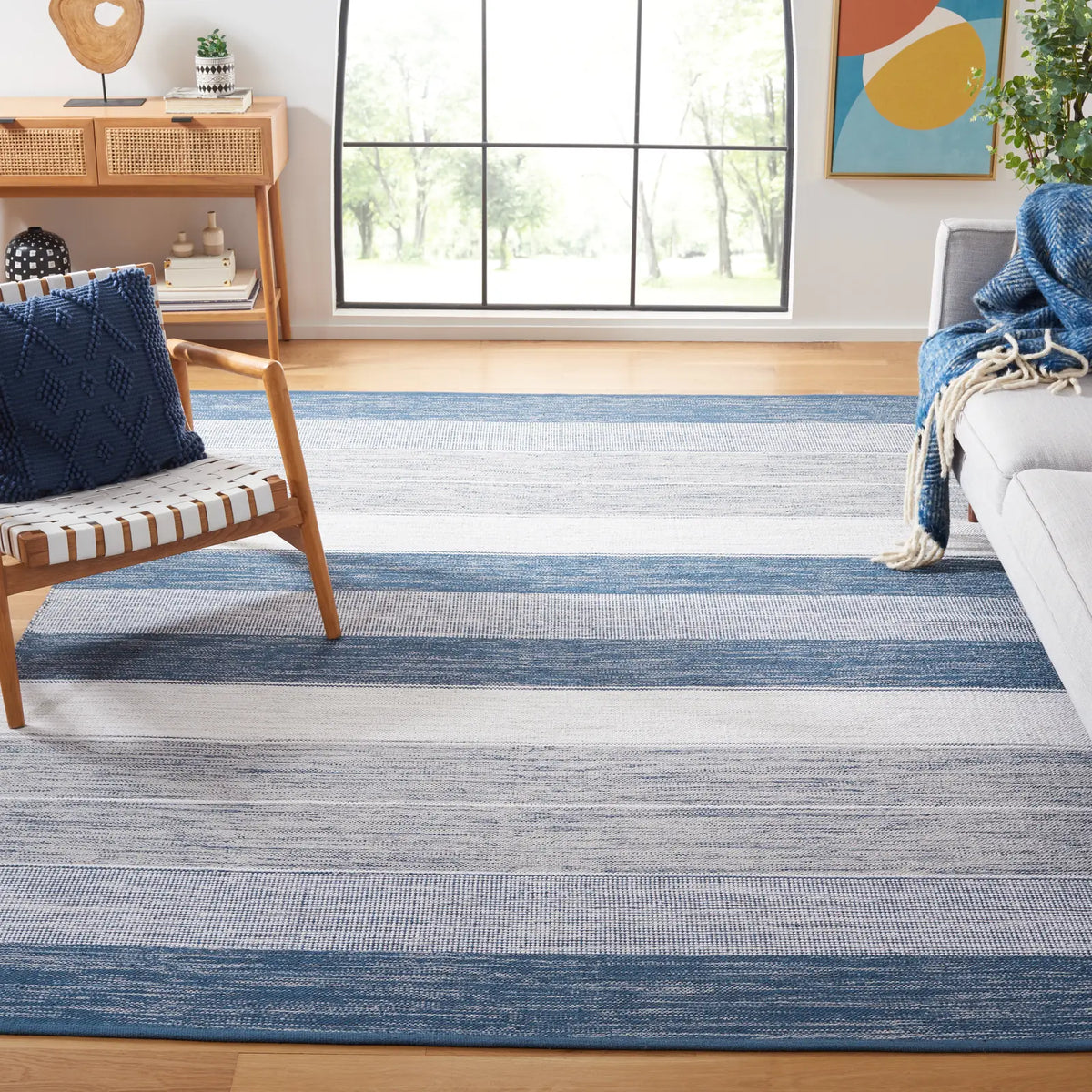 Safavieh Striped Kilim 6'-0" x 9'-0" Rug in Grey / Blue