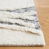 Safavieh Casablanca 4'-0" x 6'-0" Rug in Ivory / Brown