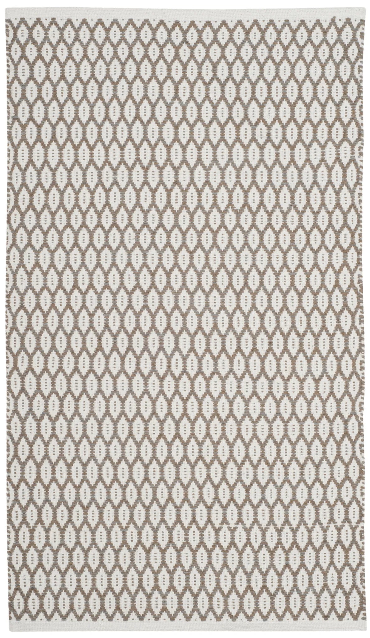 Safavieh Montauk 2'-3" x 3'-9" Rug in Beige / Ivory