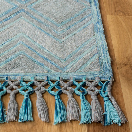 Safavieh Sahara 4'-0" x 6'-0" Rug in Grey / Aqua