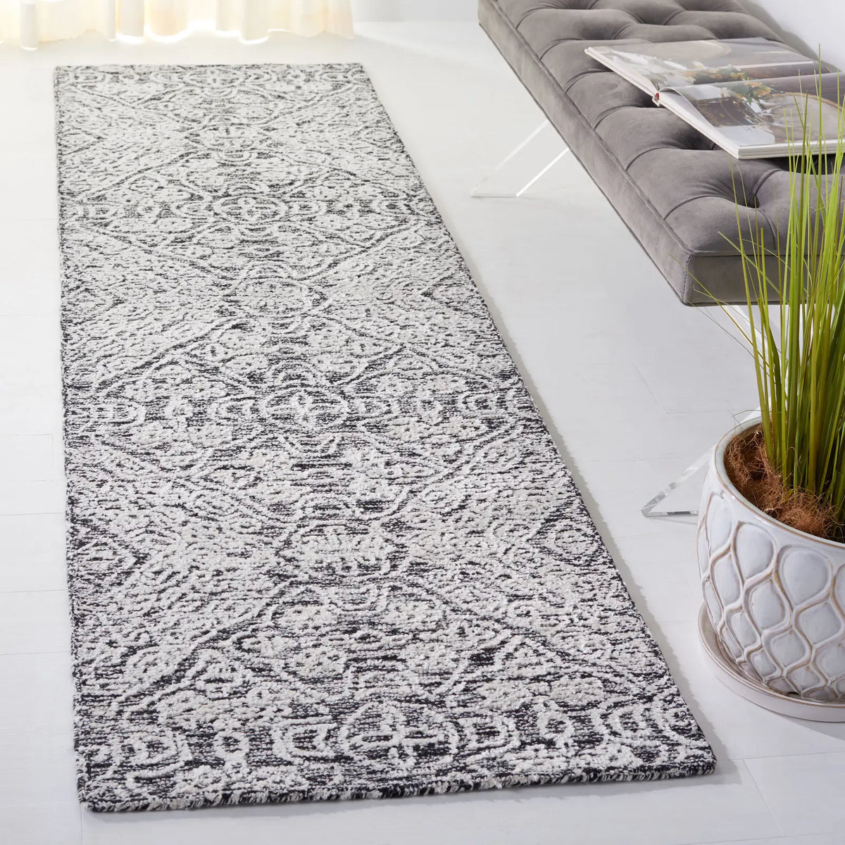 Safavieh Precious 2'-3" x 8'-0" Rug in Black / Ivory