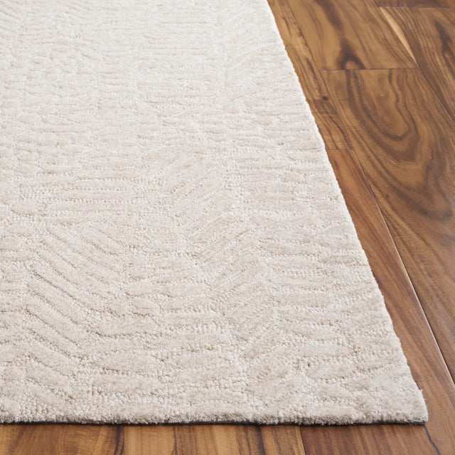 Safavieh Pine 4'-0" x 6'-0" Rug in Beige
