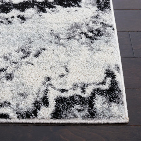Safavieh Tulum 4'-0" x 6'-0" Rug in Ivory / Black