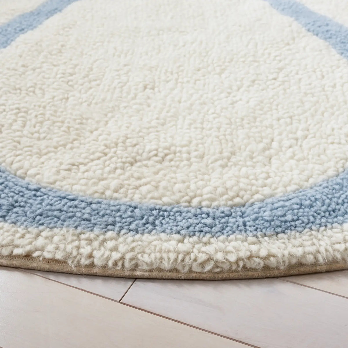 Safavieh Vermont 6'-0" x 6'-0" Rug in Ivory / Light Blue