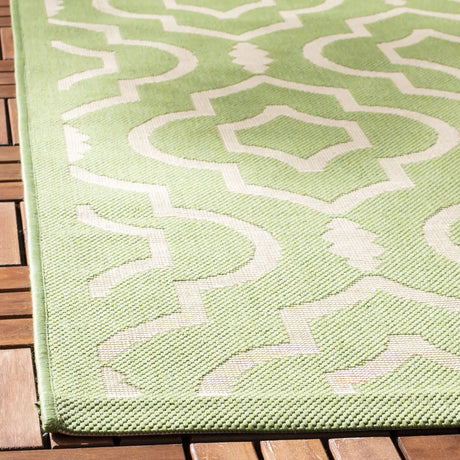 Safavieh Courtyard 4'-0" x 5'-7" Rug in Green / Beige