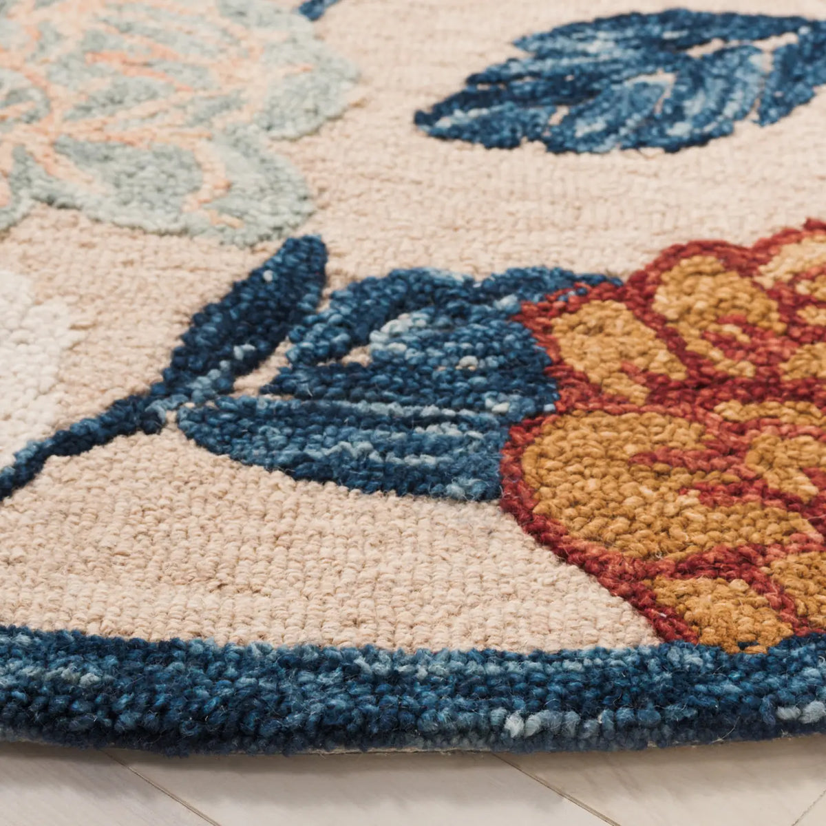 Safavieh Blossom 6'-0" x 6'-0" Rug in Beige / Red