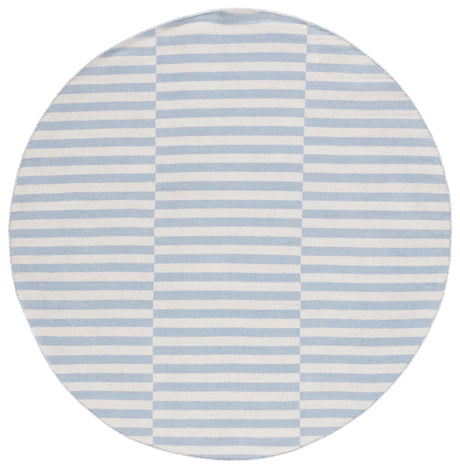 Safavieh Montauk 6'-0" x 6'-0" Rug in Ivory / Light Blue
