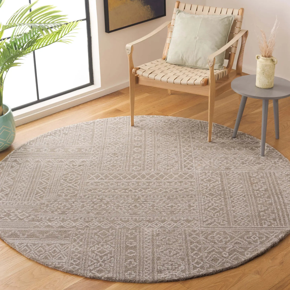Safavieh Micro-Loop 6'-0" x 6'-0" Rug in Beige / Ivory