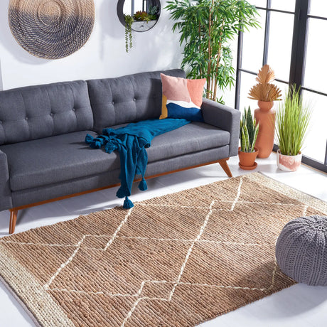 Safavieh Natural Fiber 4'-0" x 6'-0" Rug in Natural / Ivory