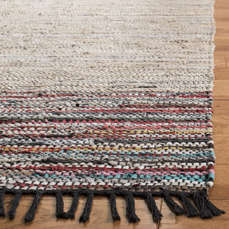 Safavieh Vintage Leather 4'-0" x 6'-0" Rug in Beige / Multi
