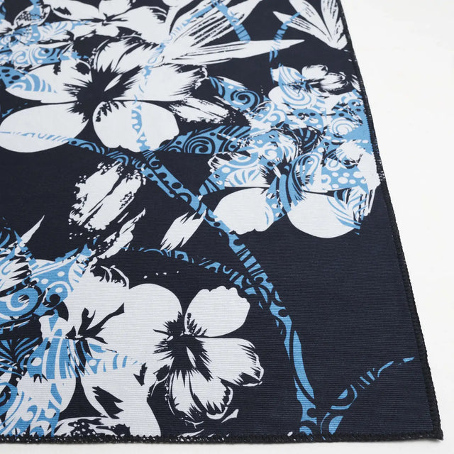 Safavieh Malibu 4'-0" x 6'-0" Rug in Black / Blue