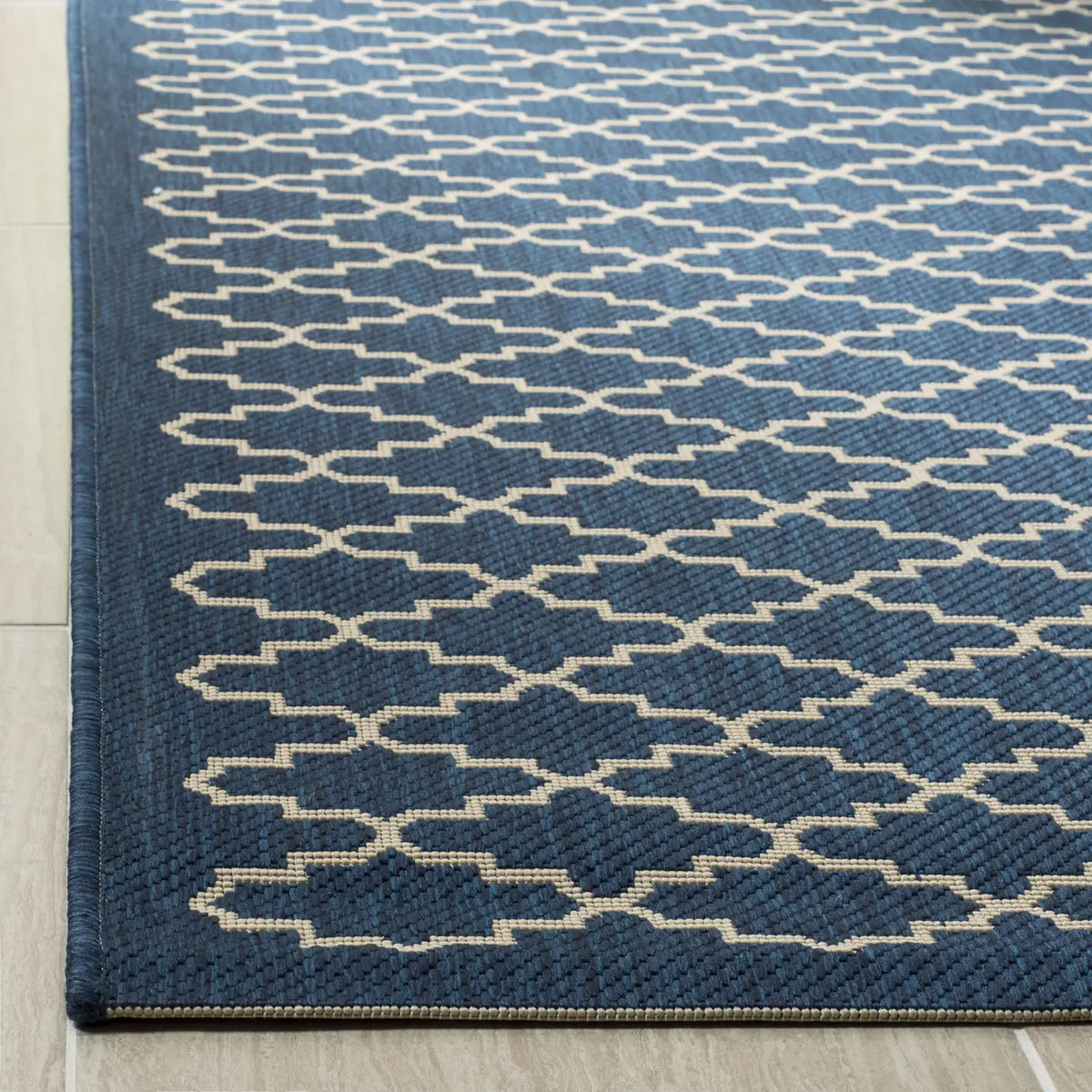 Safavieh Courtyard 4'-0" x 5'-7" Rug in Navy / Beige