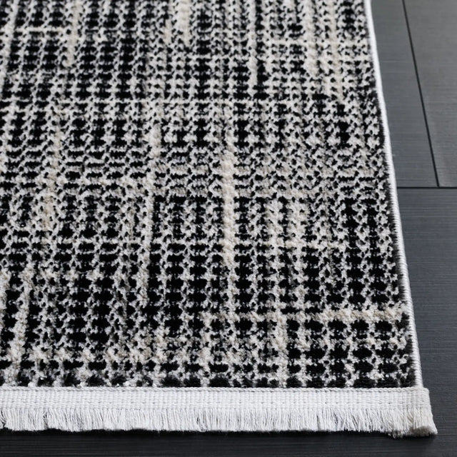 Safavieh Mila 4'-0" x 6'-0" Rug in Ivory / Black