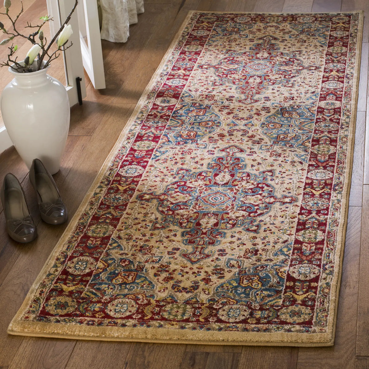 Safavieh Kashan 2'-6" x 10'-0" Rug in Ivory / Red