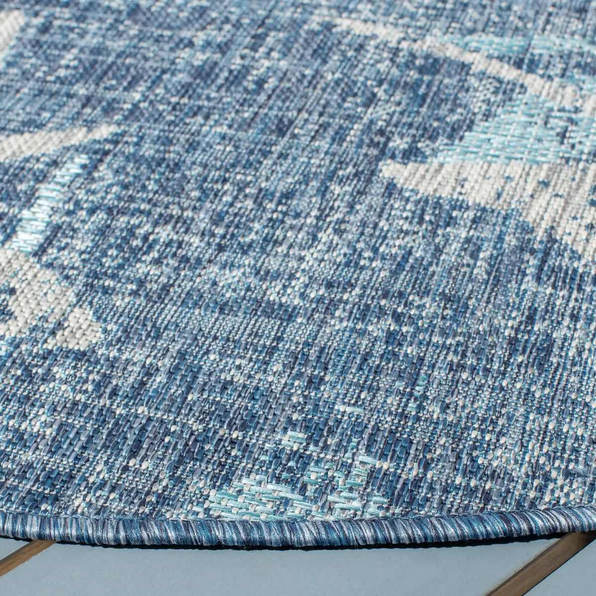 Safavieh Courtyard 6'-7" x 6'-7" Rug in Navy / Blue