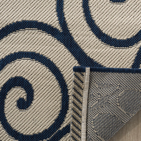 Safavieh Martha Stewart 4'-0" x 5'-7" Rug in Mariner