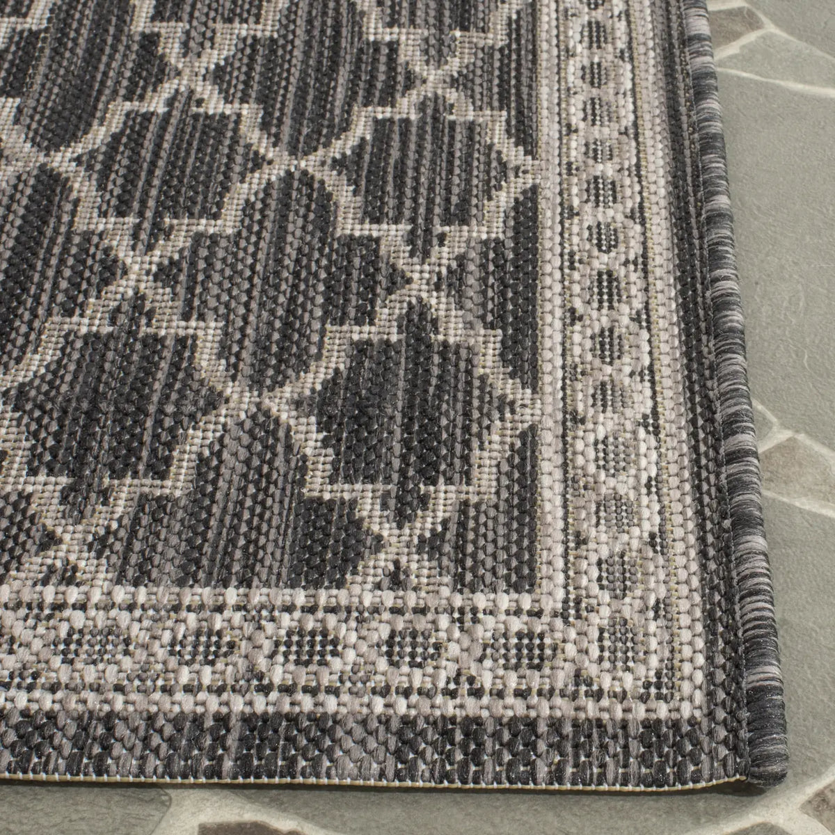 Safavieh Courtyard 2'-3" x 12'-0" Rug in Black / Beige