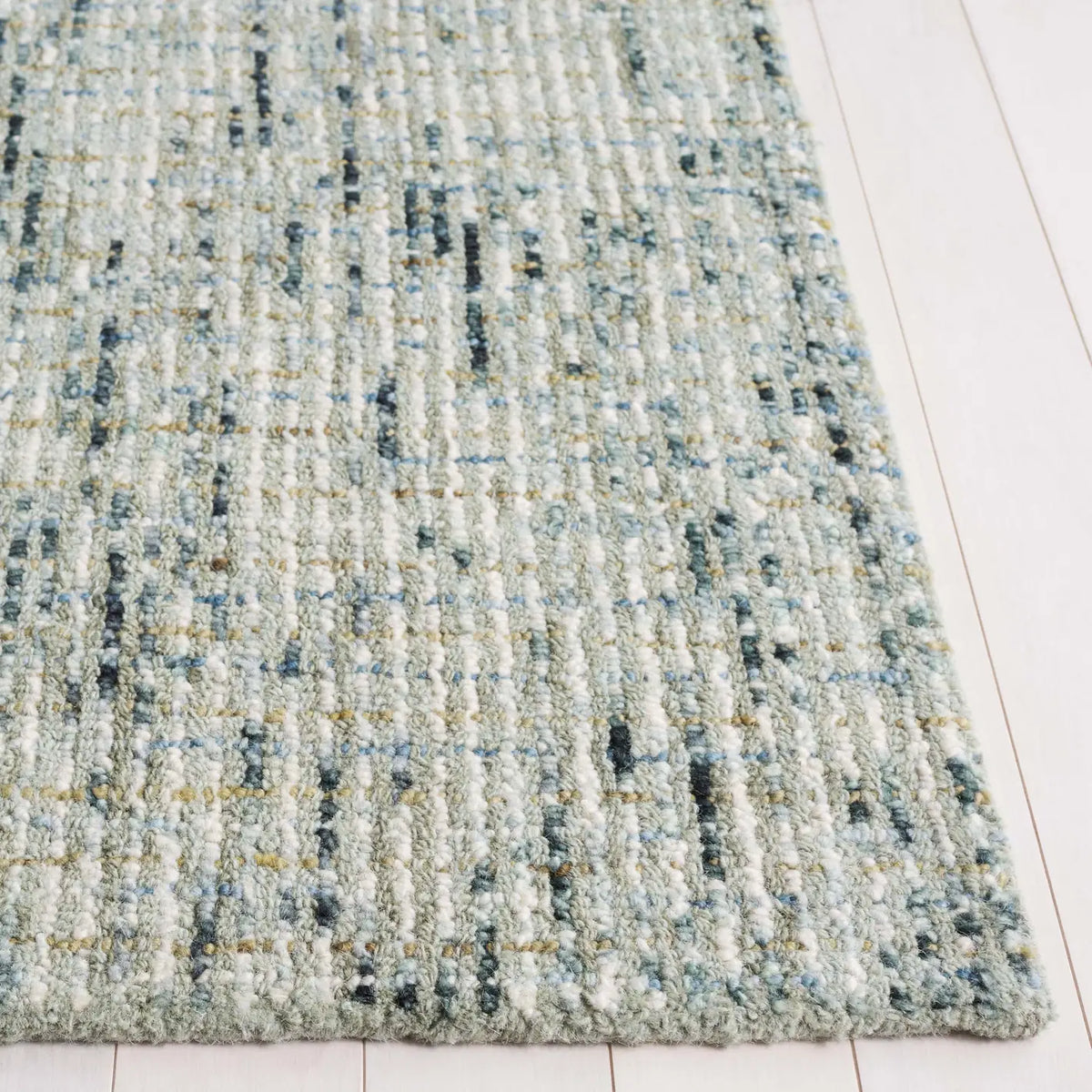Safavieh Abstract 4'-0" x 6'-0" Rug in Green / Ivory