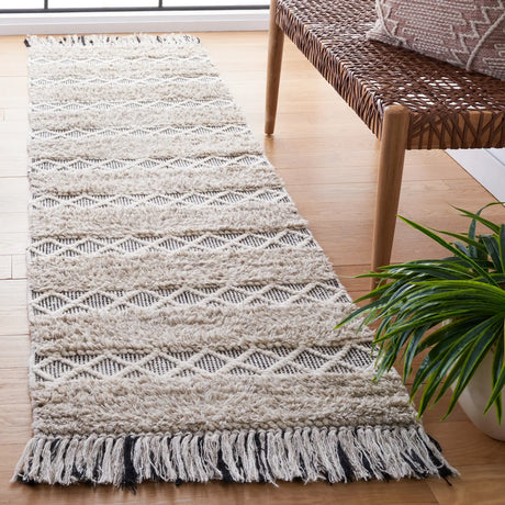 Safavieh Vermont 2'-3" x 9'-0" Rug in Beige / Ivory