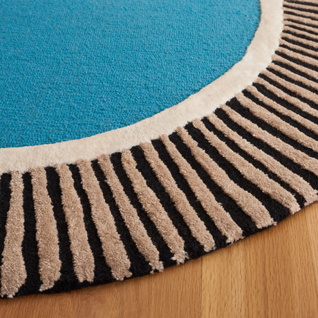 Safavieh Fifth Avenue 5'-0" x 8'-0" Rug in Blue / Black