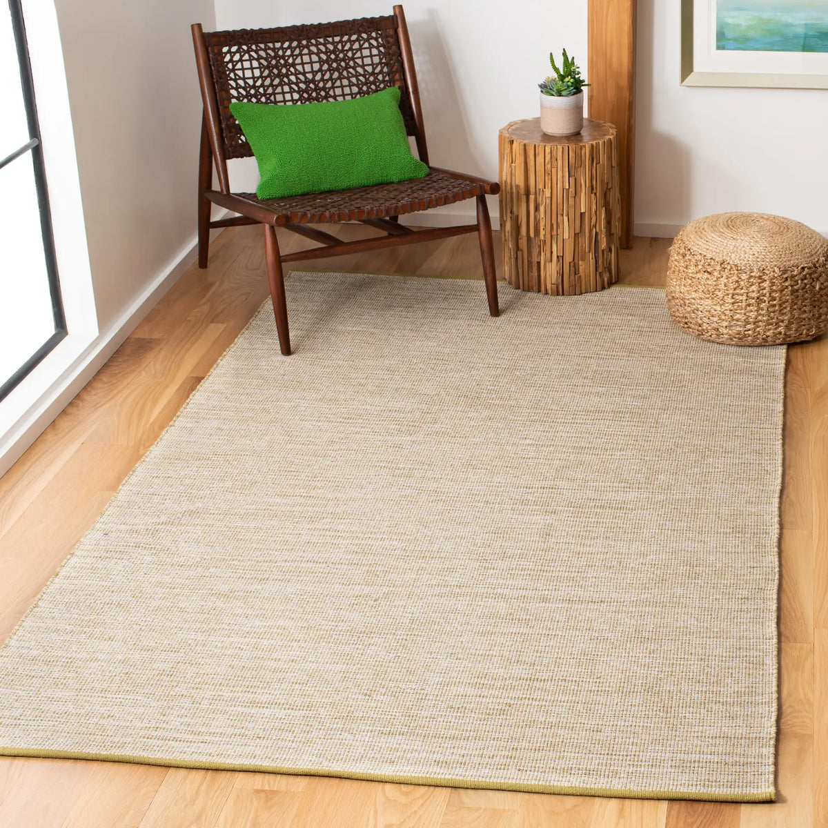 Safavieh Montauk 4'-0" x 6'-0" Rug in Green Olive
