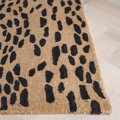 Safavieh Soho 5'-0" x 8'-0" Rug in Beige / Brown