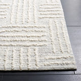 Safavieh Ebony 4'-0" x 6'-0" Rug in Light Grey / Ivory