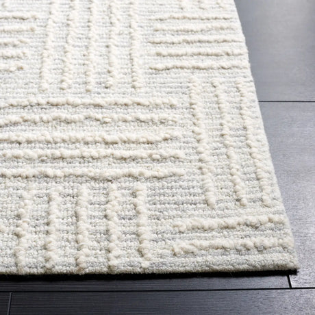 Safavieh Ebony 4'-0" x 6'-0" Rug in Light Grey / Ivory