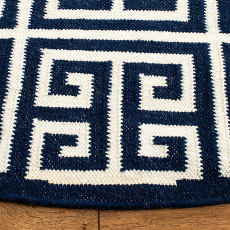 Safavieh Dhurries 7'-0" x 7'-0" Rug in Navy / Ivory