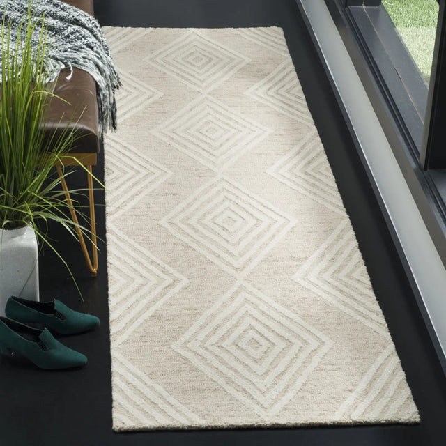 Safavieh Blossom 2'-3" x 8'-0" Rug in Beige / Ivory
