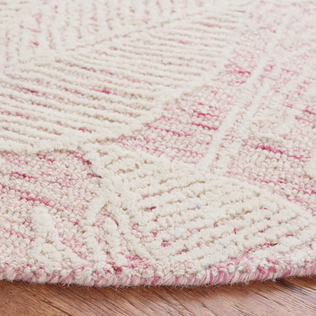 Safavieh Metro 6'-0" x 6'-0" Rug in Pink / Ivory