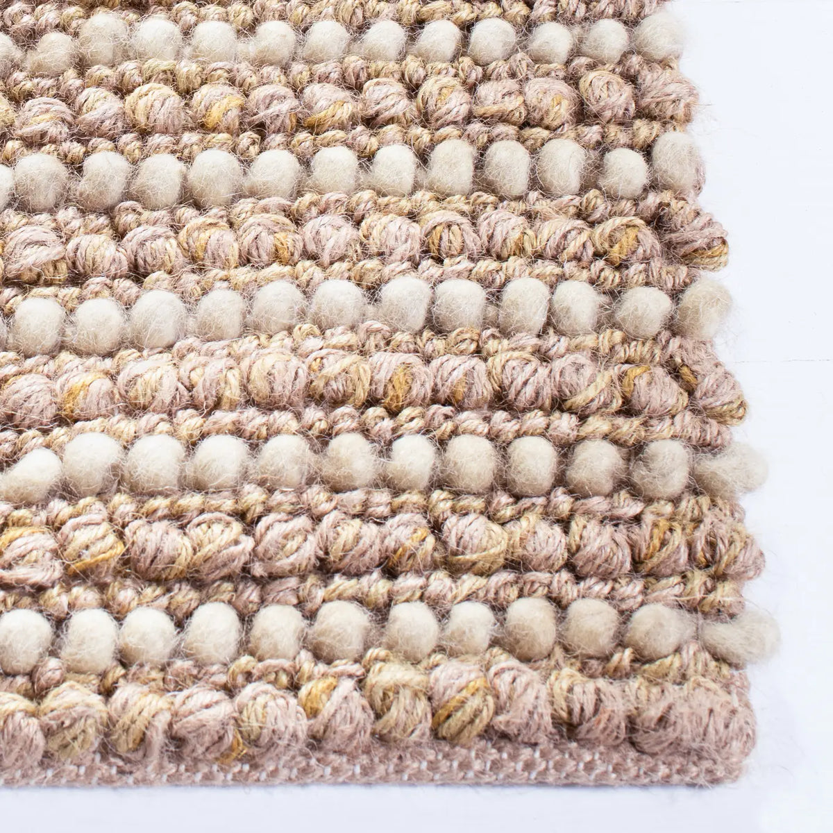Safavieh Bohemian 4'-0" x 6'-0" Rug in Beige / Multi