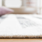 Safavieh Kilim 4'-0" x 6'-0" Rug in Ivory / Black