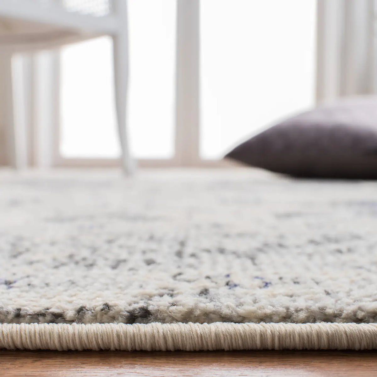 Safavieh Monaco 4'-0" x 5'-7" Rug in Ivory / Grey