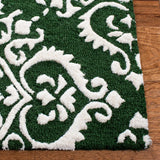 Safavieh Chatham 4'-0" x 6'-0" Rug in Green / Ivory