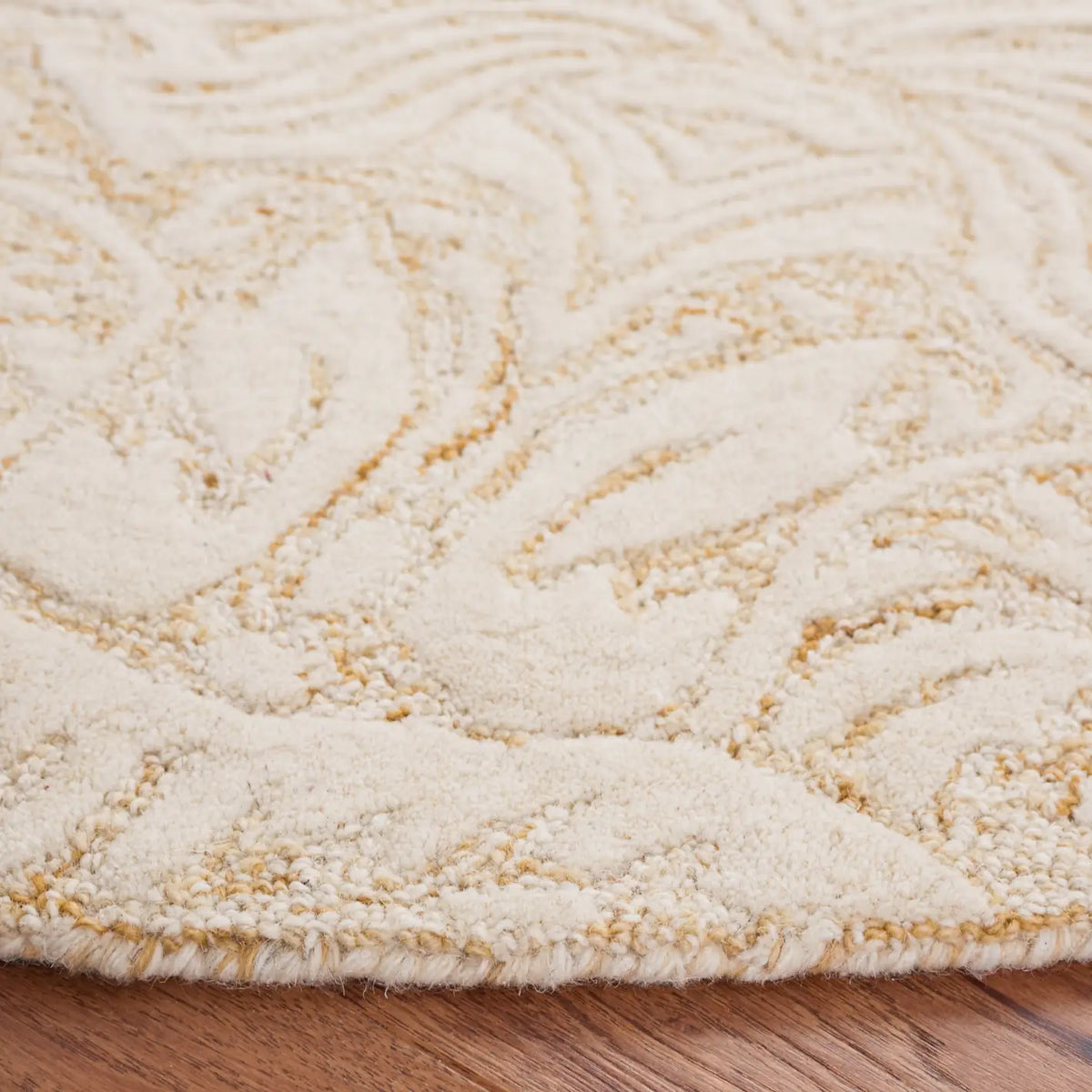Safavieh Metro 6'-0" x 6'-0" Rug in Gold / Ivory
