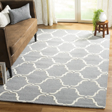 Safavieh Cambridge 5'-0" x 8'-0" Rug in Dark Grey / Ivory