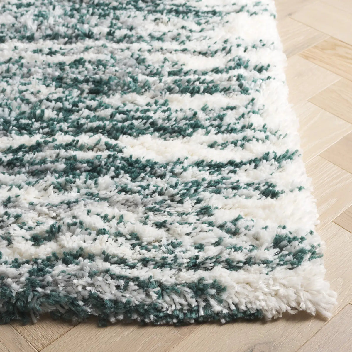 Safavieh Fontana Shag  800 4'-0" x 6'-0" Rug in Green / Ivory
